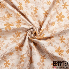 Jacquard gaufré motif floral orange brûlé fond blanc discret