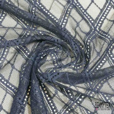 Guipure losange ajourée ton sur ton blanc cassé