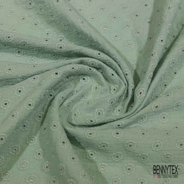 Double gaze de coton broderie anglaise amande pastel