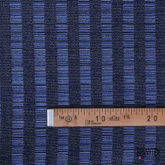 Jacquard imprimé papillon stylisé dans damier noir et blanc discret