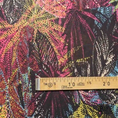 Voile soie viscose imprimé abstrait multicolore fond noir