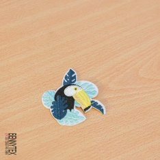 Ecusson brodé toucan forêt tropicale