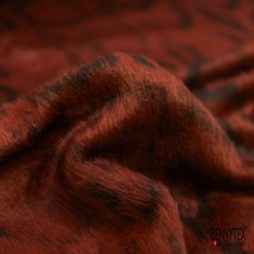 Natté de laine poilue léopard noir fond beige chaud