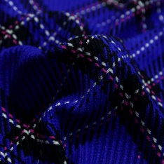 Tartan sergé de laine ton bleu roi fushia blanc noir