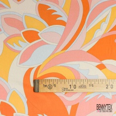 Crêpe viscose digital motif floral champêtre fond noir