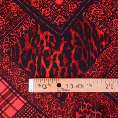 Twill viscose imprimé digital bandana cachemire noir rouge