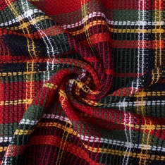 Tricot fantaisie damier asymétrique multicolore gris rouge blanc optique moutarde