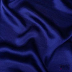 Coupon 3m satin polyester touché soie fin uni bleu lavande