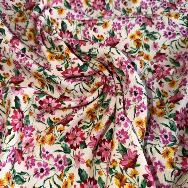 viscose fleurs 100% viscose magnifique