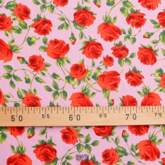 satin viscose fleurs rouge fond parme