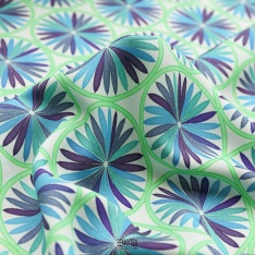satin viscose fleurs fond blanc cassée