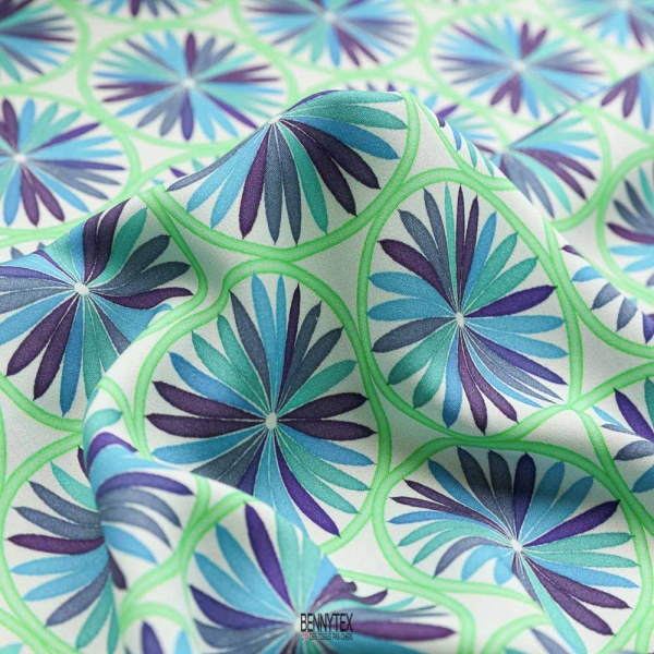satin viscose fleurs fond blanc cassée