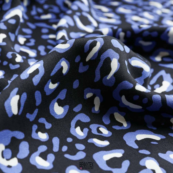satin de viscose guepard fond noir tache