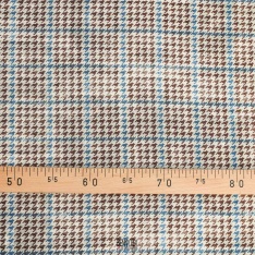 grain de visose pied de puce fluide haute couture fond beige sauvage