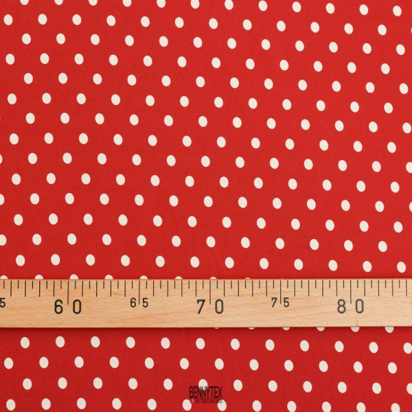 satin polyester recyclée petit poids fond carmin rouge