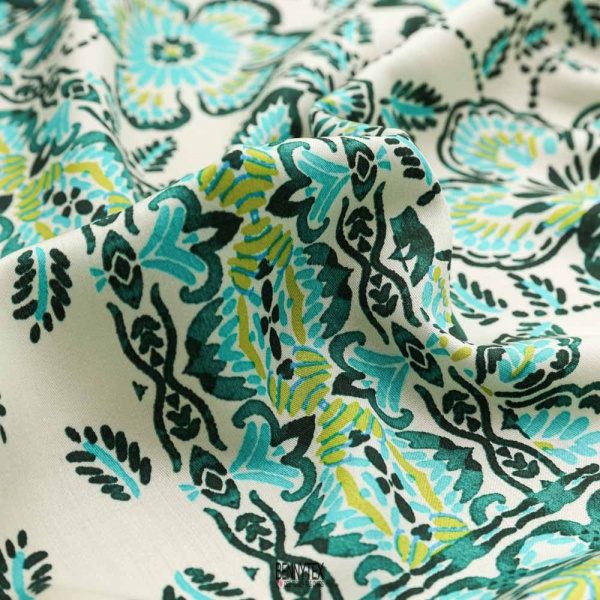 fibranne viscose satinée patchwork fond ecru