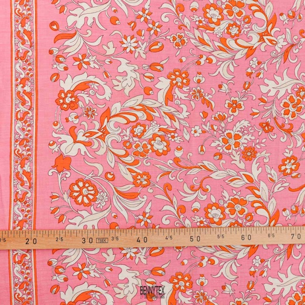 viscose fibrée fond rose cochon a base