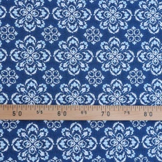 popeline de coton sublime floral fond bleu pale