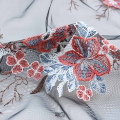 resille brodée italienne valentin haute couture fleurs