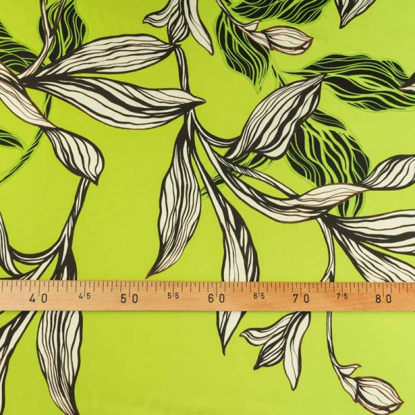 satin de viscose de luxe dessin grosse feuilles fond anis