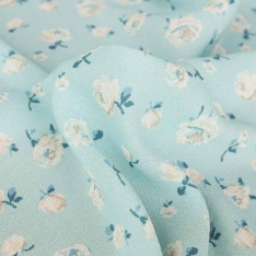 crepe viscose fond ciel petit fleurs blanche