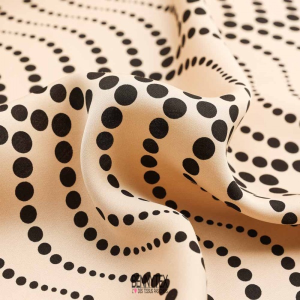 satin viscose de luxe fond beige clair poids en ligne continue arrondie