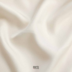 twill de soie souple blanc cassé tres haute couture