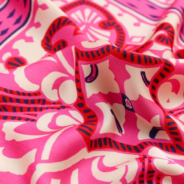 drap de satin luxe polyester style bandana ton de rose fuchia et ecru noir