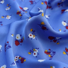 satin de viscose dessin fleurs bleu pastel