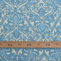 satin viscose dessin arabesque fond vanille et ciel pale