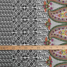 fibranne viscose a base cachemire fond blanc a fleurs noir