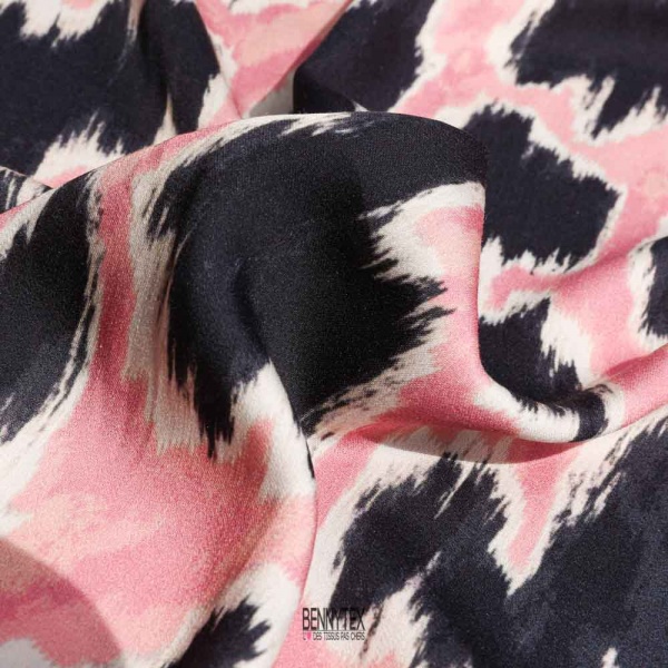 satin viscose fond rose dessin noir et ton d ecru