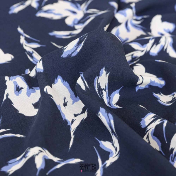 fibranne viscose fond bleu marine a fleurs indigo ecru