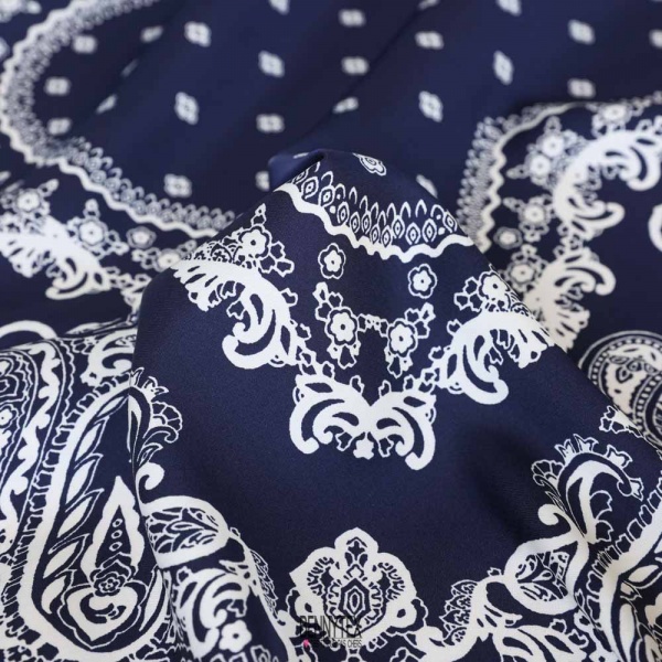 coupon 3 m satin de viscose lourd luxe sandra panneau marine et blanc