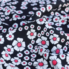 twill viscose moyenne fleurs framboise fond noir