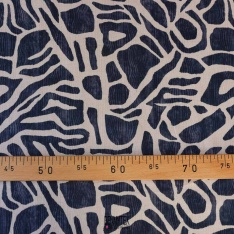 voile de coton leger italien superbe abstrait blanc et marine tie and dye