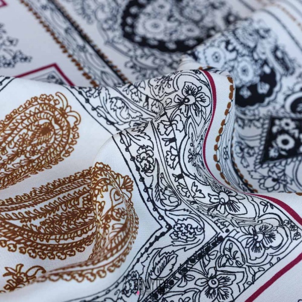 twill viscose fibranne panneau cachemire fond ecru cassé