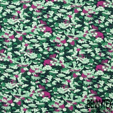Microfibre imprimé floral moderne pictural blanc vert de houx blanc fond bleu insigne