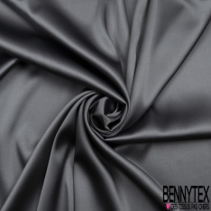 Satin de soie blanc discret