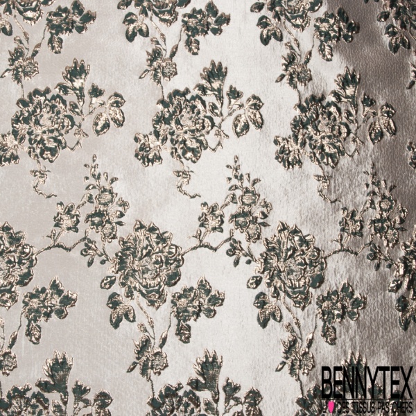 Brocart damassé Haute Couture imprimé grande fleur cachemire et chaine lilas pâle lurex or fond teinte de rose