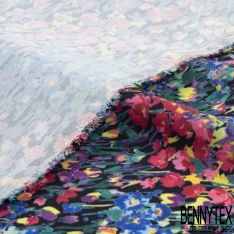 Coupon 3m crêpe polyester satiné petit motif floral stylisé ton jade bleu charron fushia mandarin fond noir